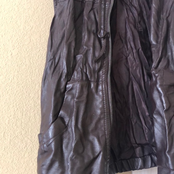 Vest - Picture 2 of 2